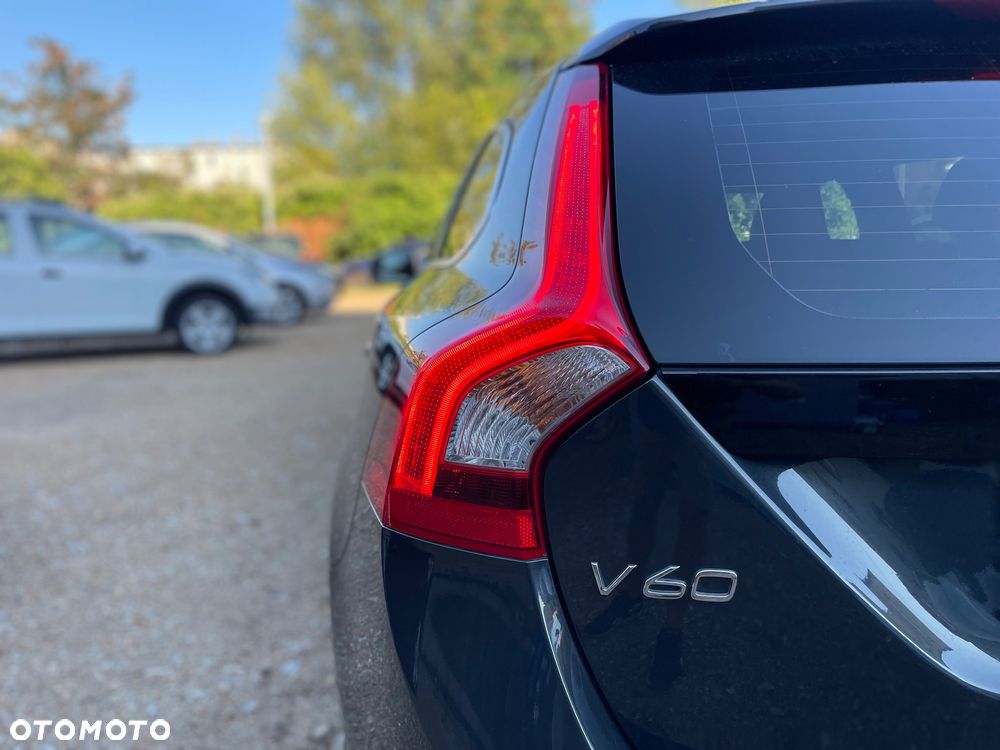 Volvo V60 D3 Geartronic RDesign - 13