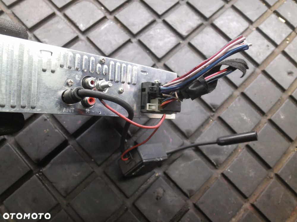 RADIO SAMOCHODOWE AUDIOMEDIA AMR215R - 3