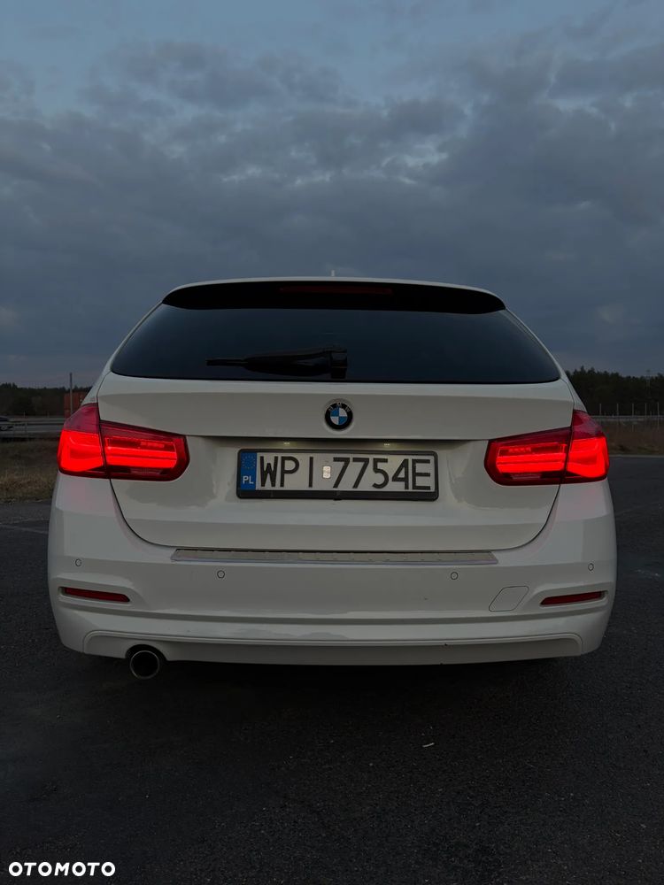BMW Seria 3 318d Sport Line Shadow - 16