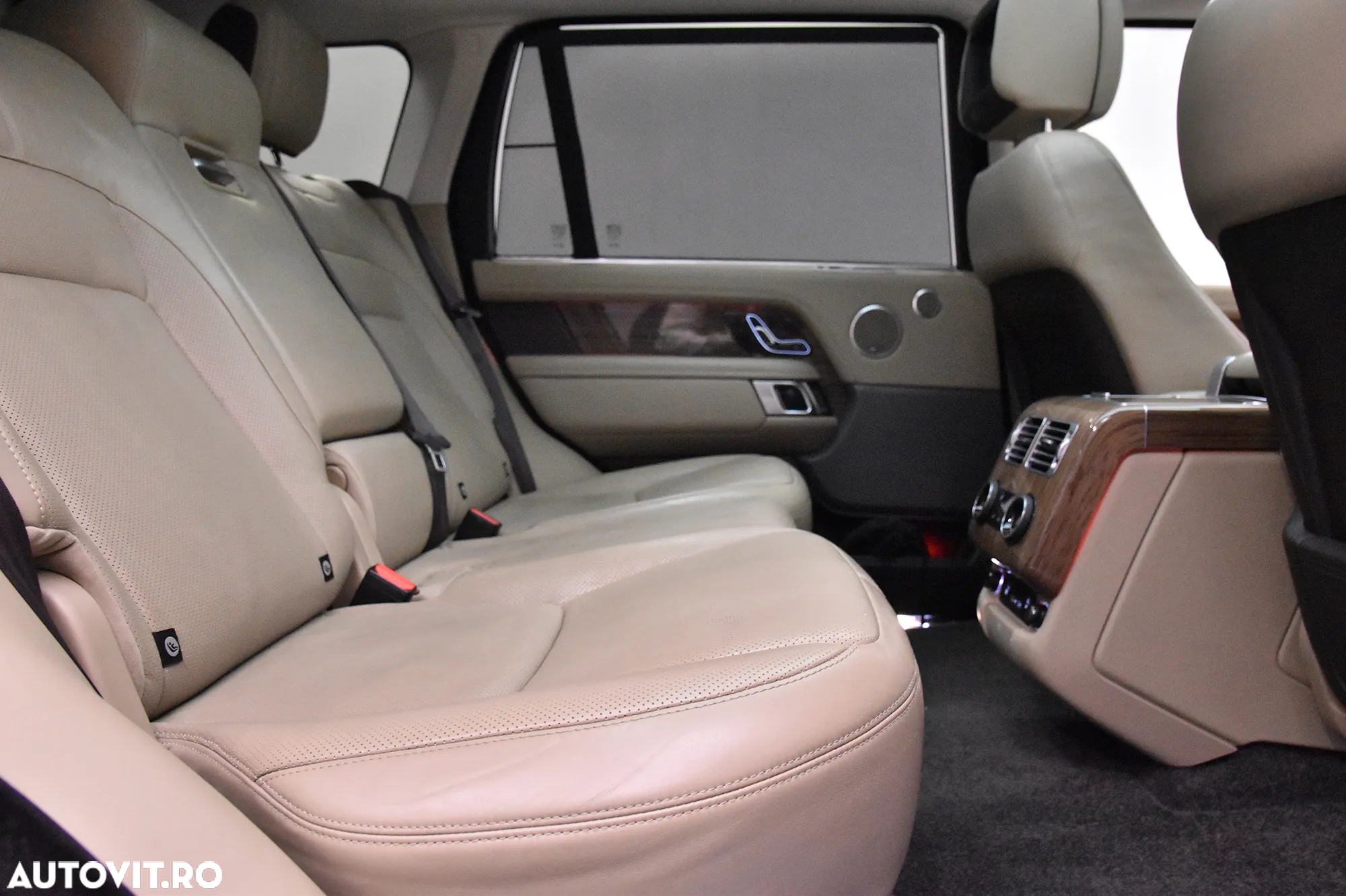 Land Rover Range Rover 3.0L SDV6 Vogue - 12