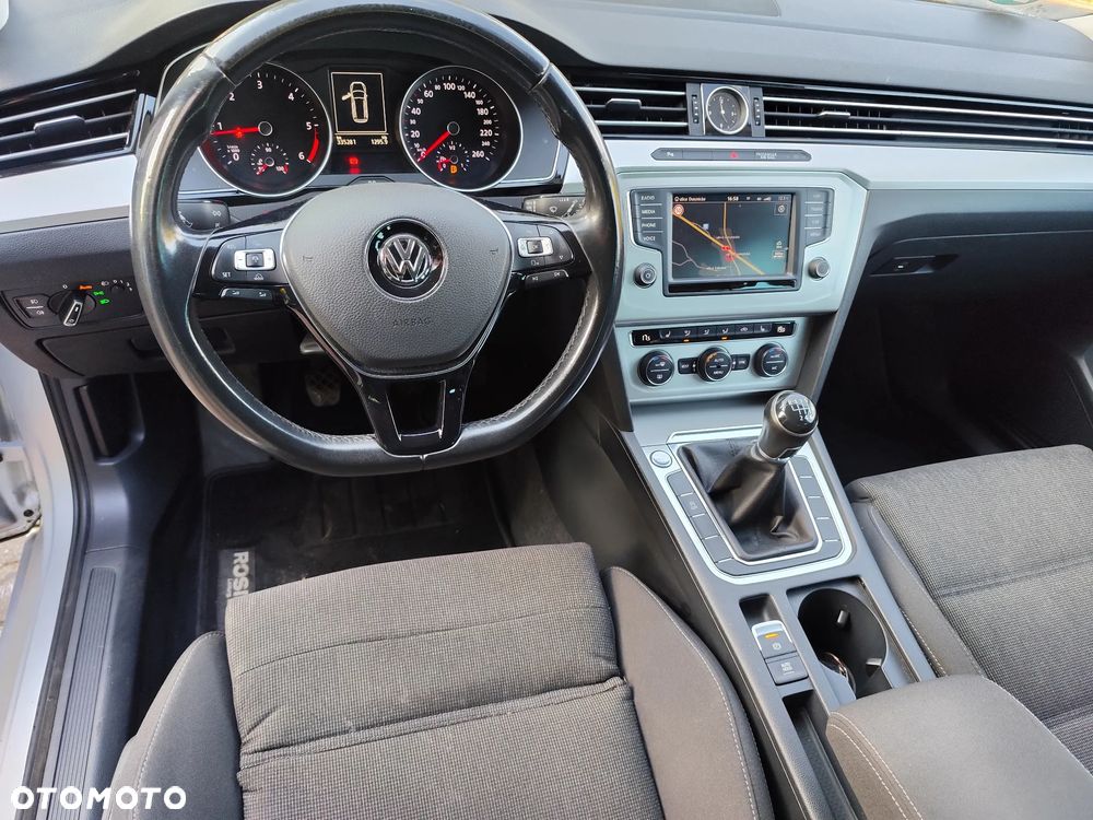 Volkswagen Passat 2.0 TDI SCR Comfortline - 13