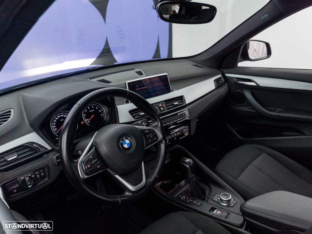 BMW X1 25 e xDrive Corporate Edition - 13