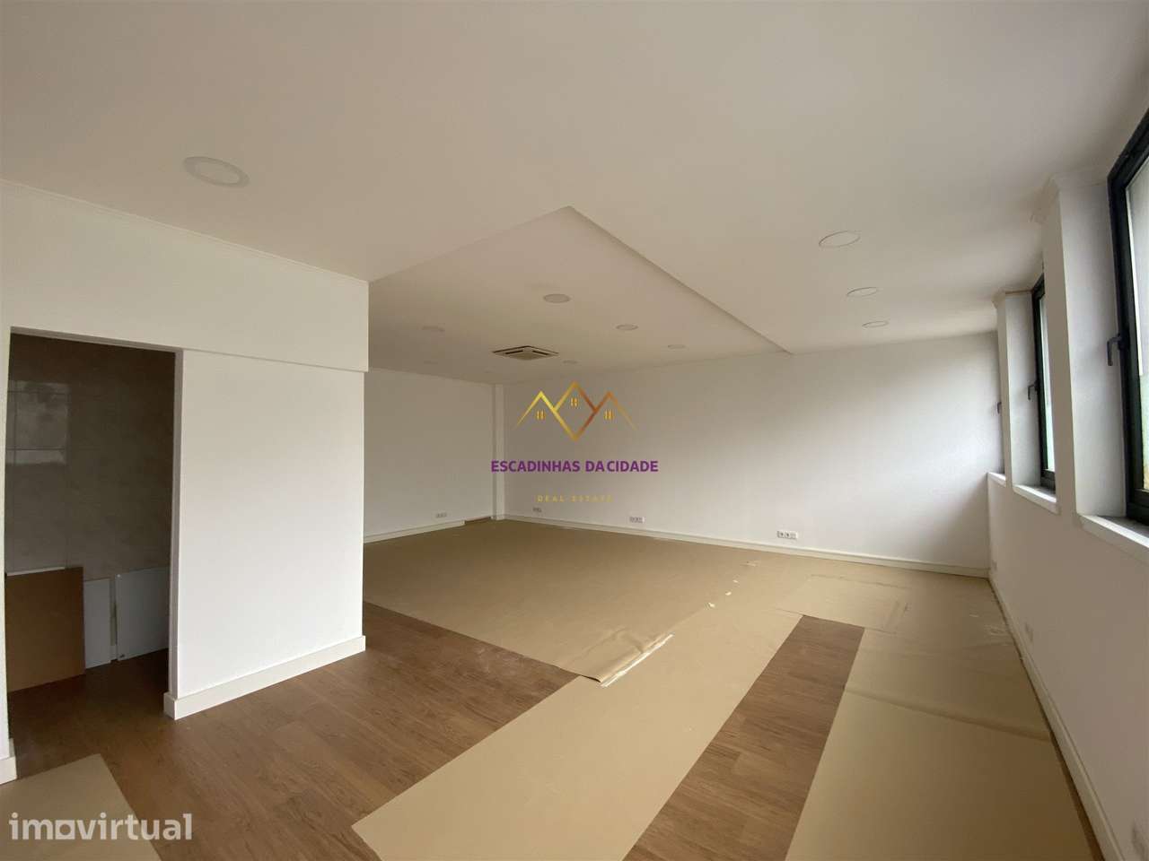 ESCRITÓRIO À VENDA EM MASSAMÁ | EDIFÍCIO TASCOA | REMODELADO E PRONTO - Grande imagem: 3/14