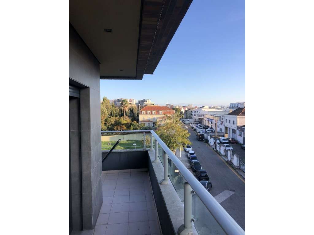 Apartamento T3 Urbanização Jardins Cristo Rei, Moscavide - Parque d... - Grande imagem: 2/21