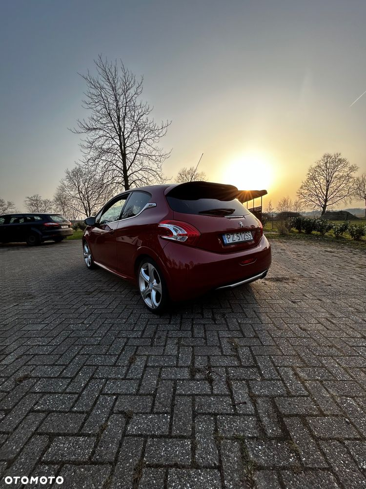 Peugeot 208 GTI 200 THP - 7