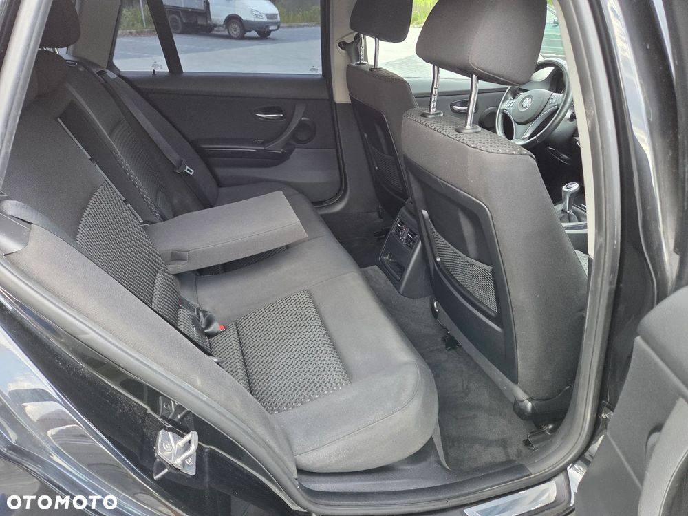BMW Seria 3 318i - 20