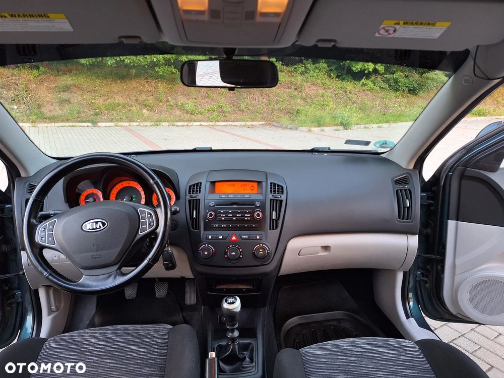 Kia Ceed 1.4 CVVT Attract - 32