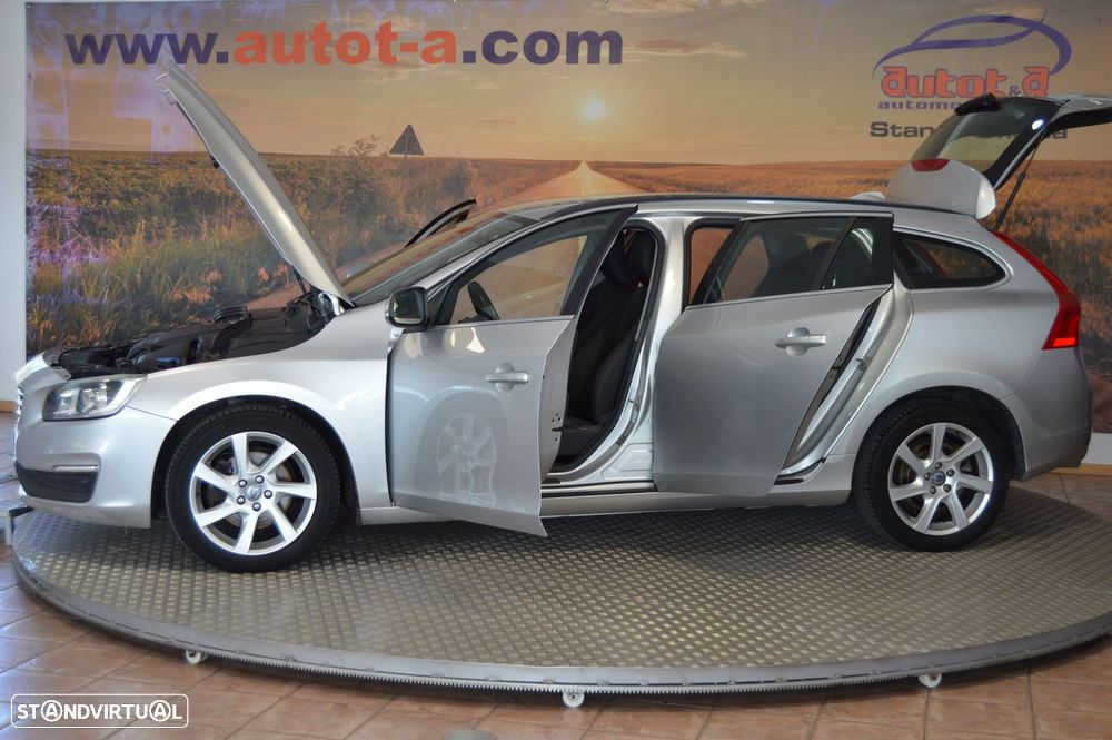 Volvo V60 1.6 D2 Drive Momentum Powershift Start/Stop - 5