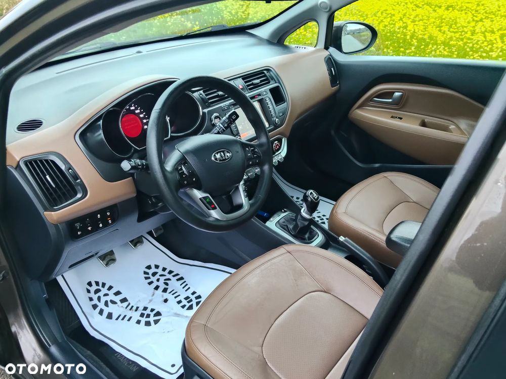 Kia Rio 1.4 Fifa World Cup Edition - 18