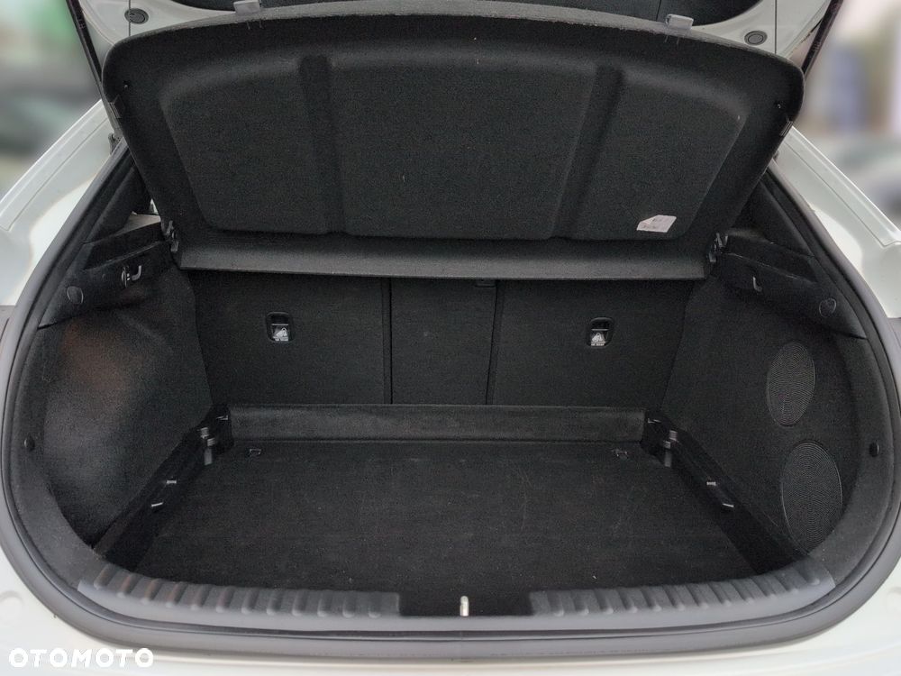 Kia XCeed 1.5 T-GDI L Business Line DCT - 13