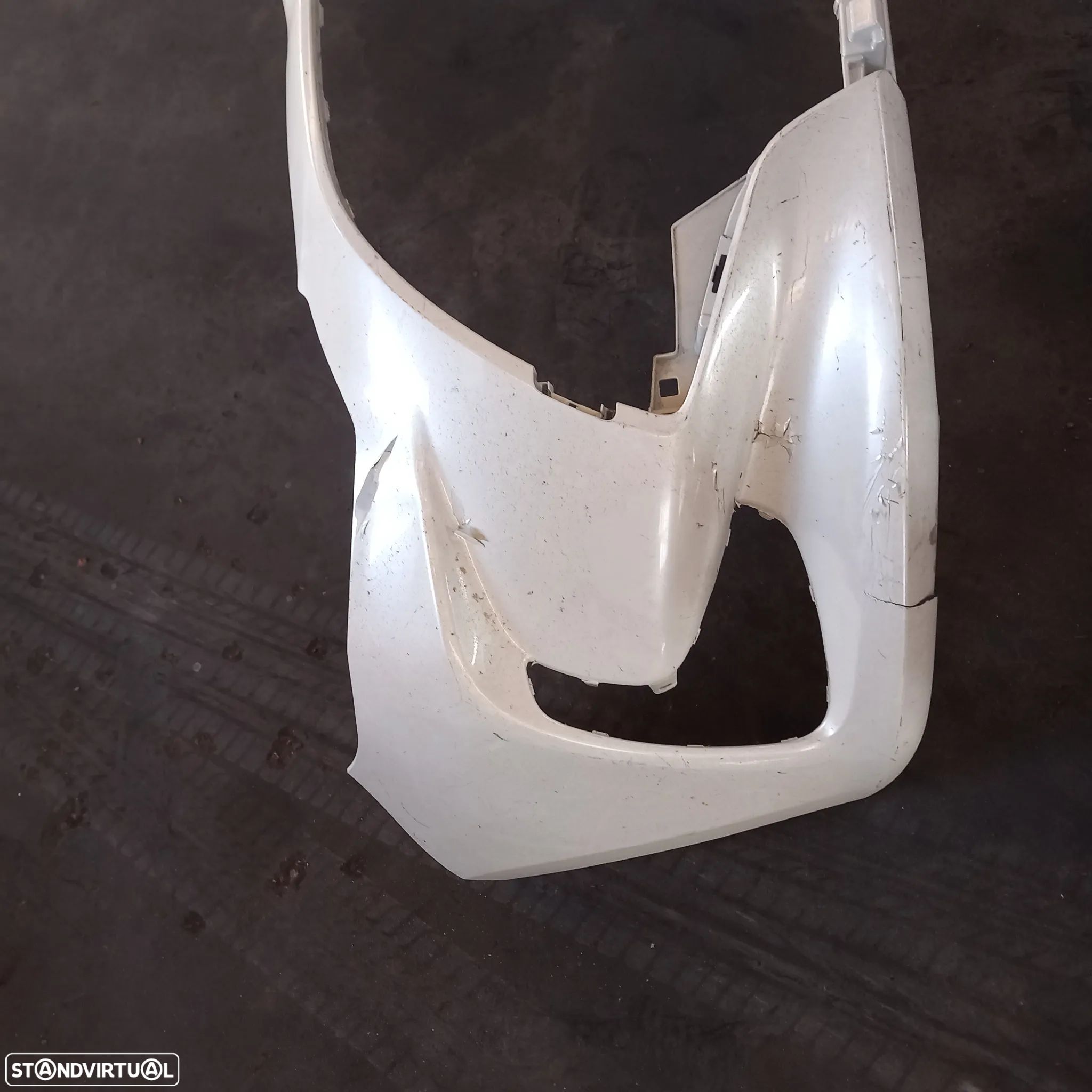Para choques frente toyota yaris hybrid 2011 - 2020 - 1