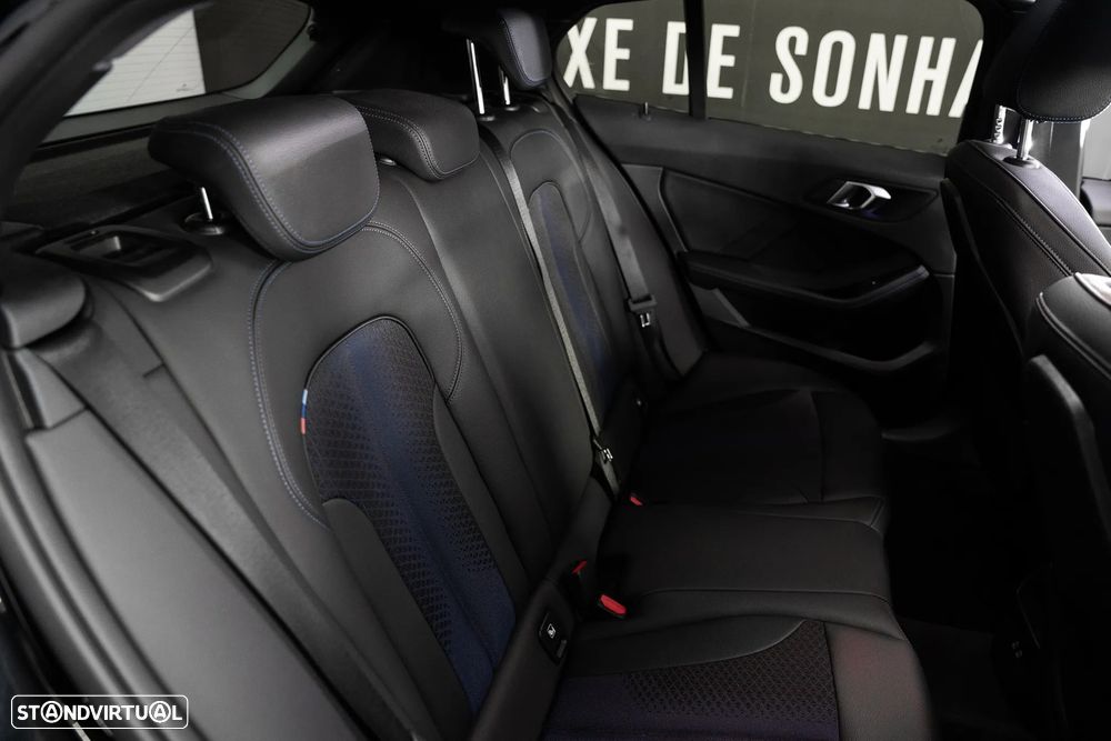 BMW 116 d Pack Desportivo M Auto - 26