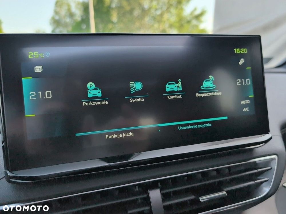 Peugeot 3008 1.6 PureTech Hybrid4 PHEV GT S&S EAT8 - 28
