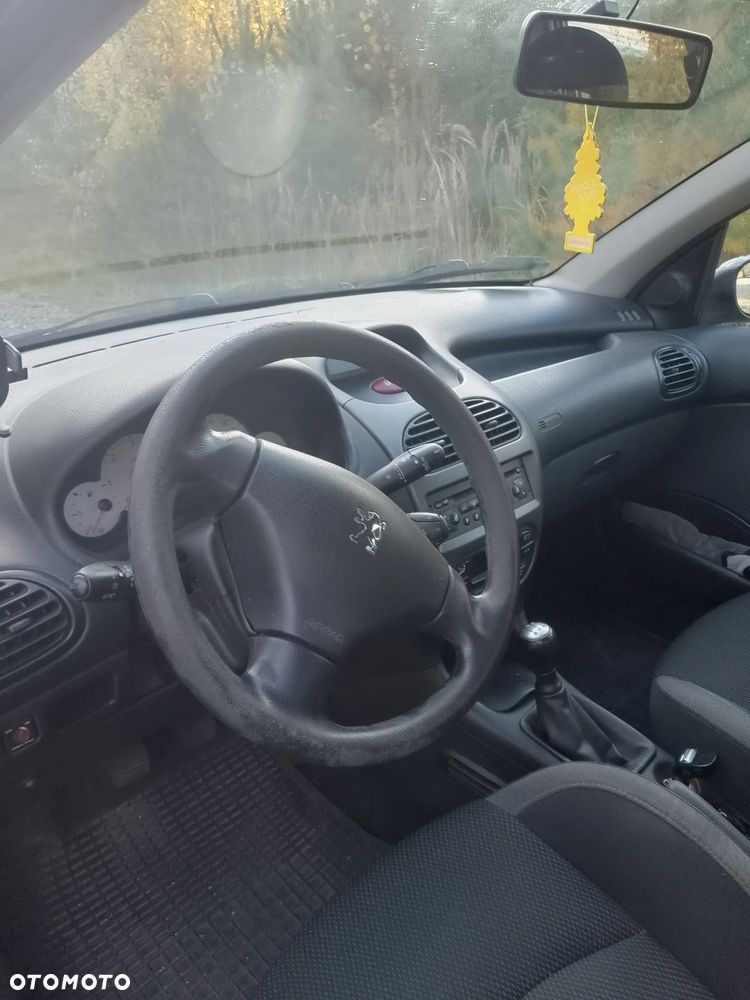 Peugeot 206 2006 photo 5