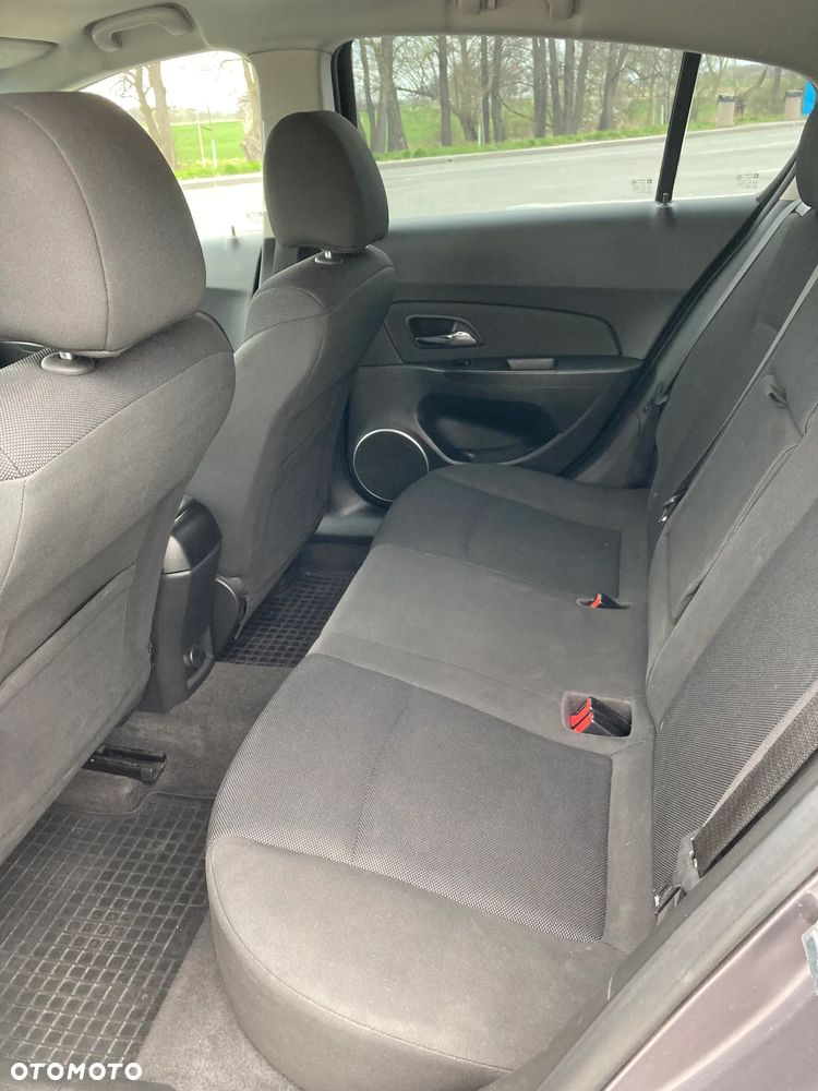 Chevrolet Cruze 1.8 LT - 12
