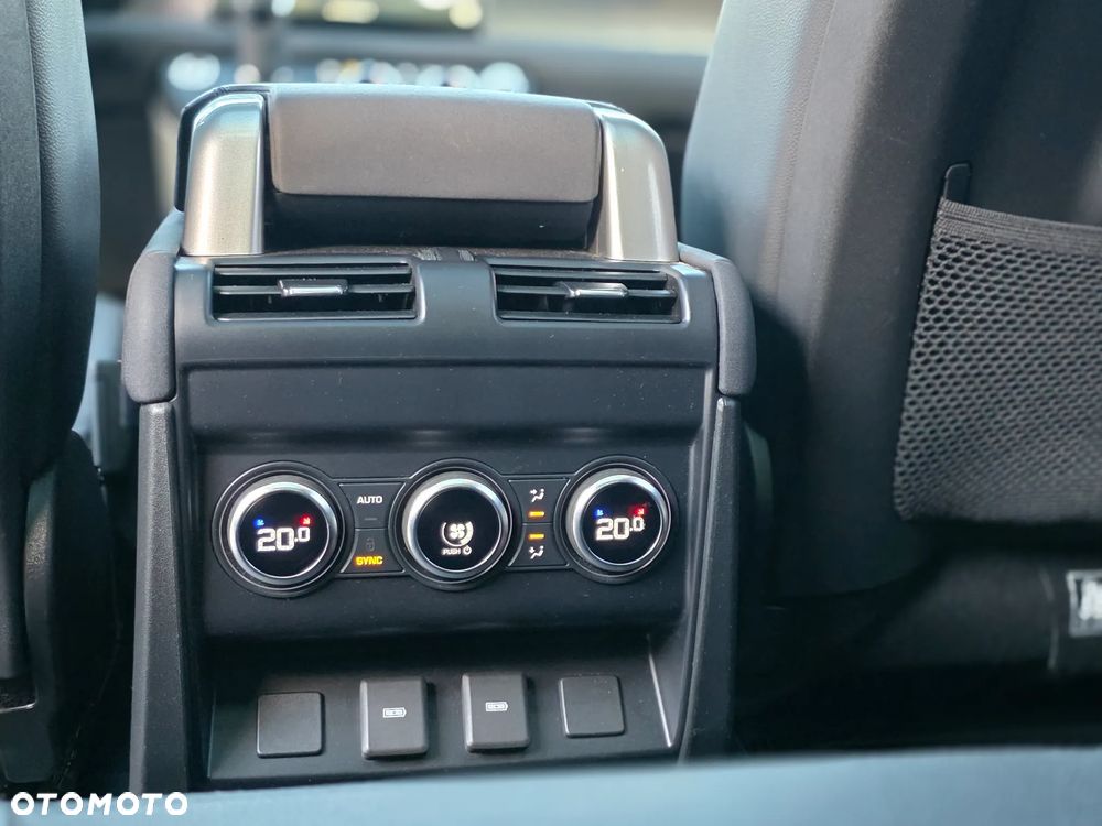 Land Rover Defender 3.0 D300 mHEV SE - 9