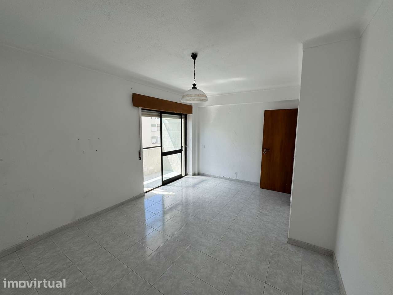Apartamento T2 remodelado, na Medideira, Seixal - Grande imagem: 2/17