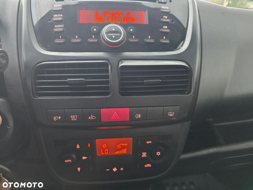 Opel COMBO - 15