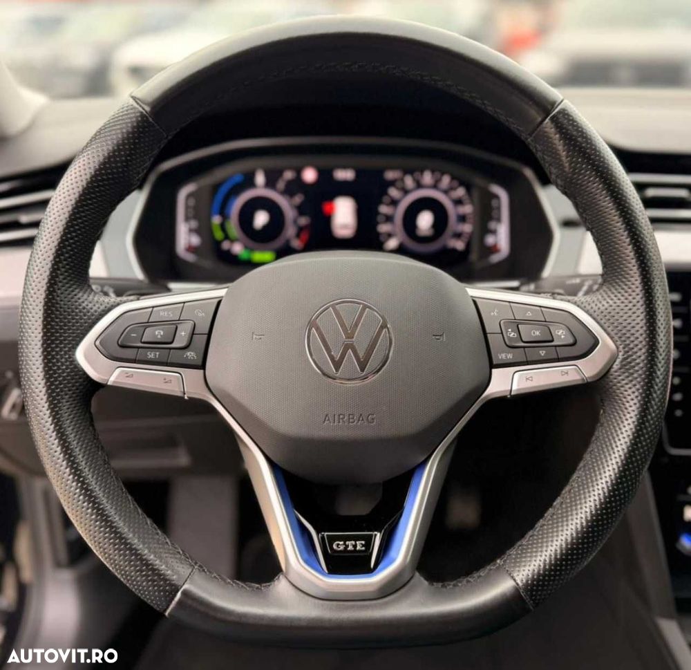 Volkswagen Passat - 24