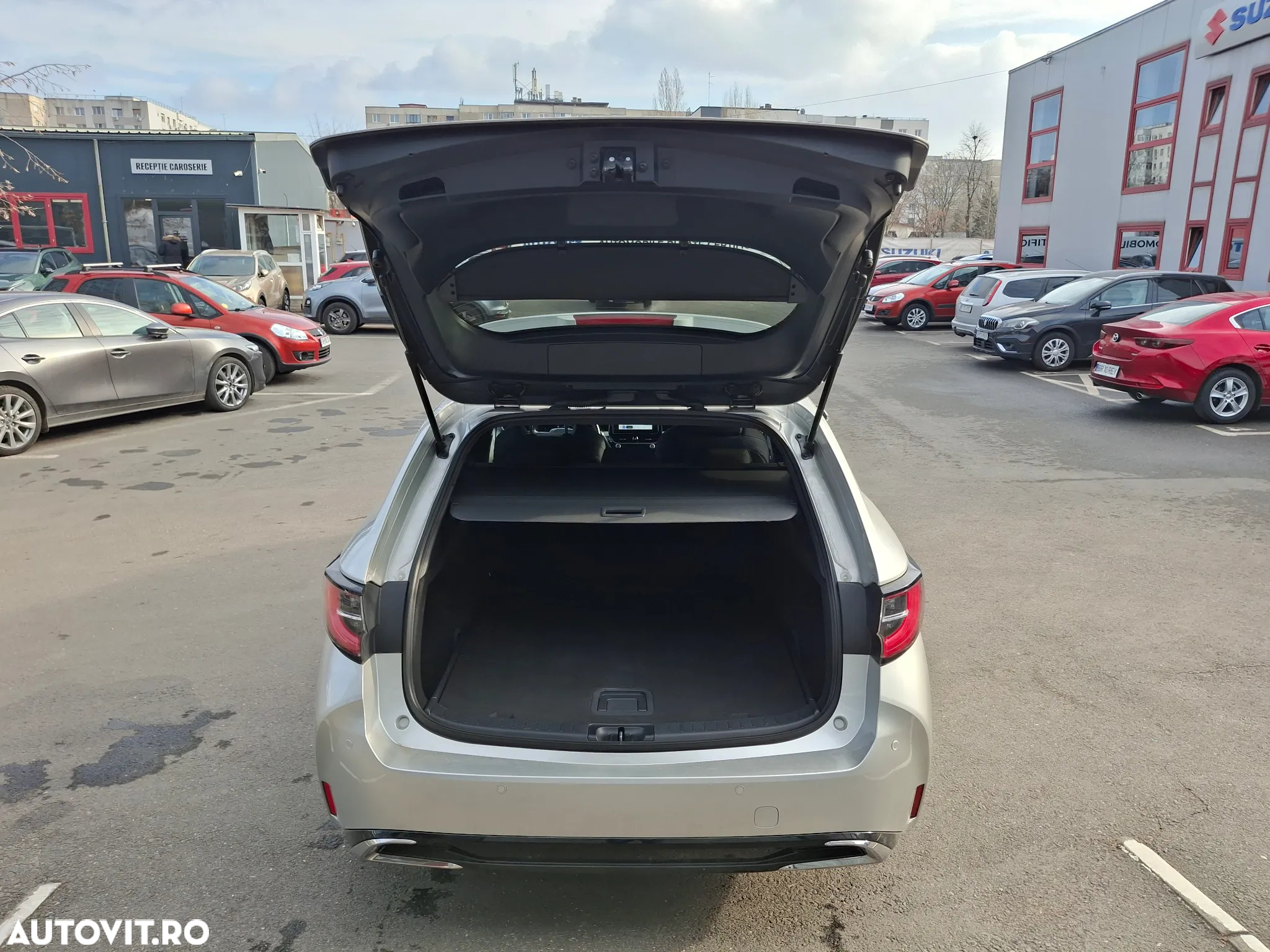 Suzuki Swace 1.8 E-CVT HEV Spirit - 5