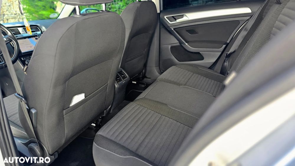 Volkswagen Golf - 13