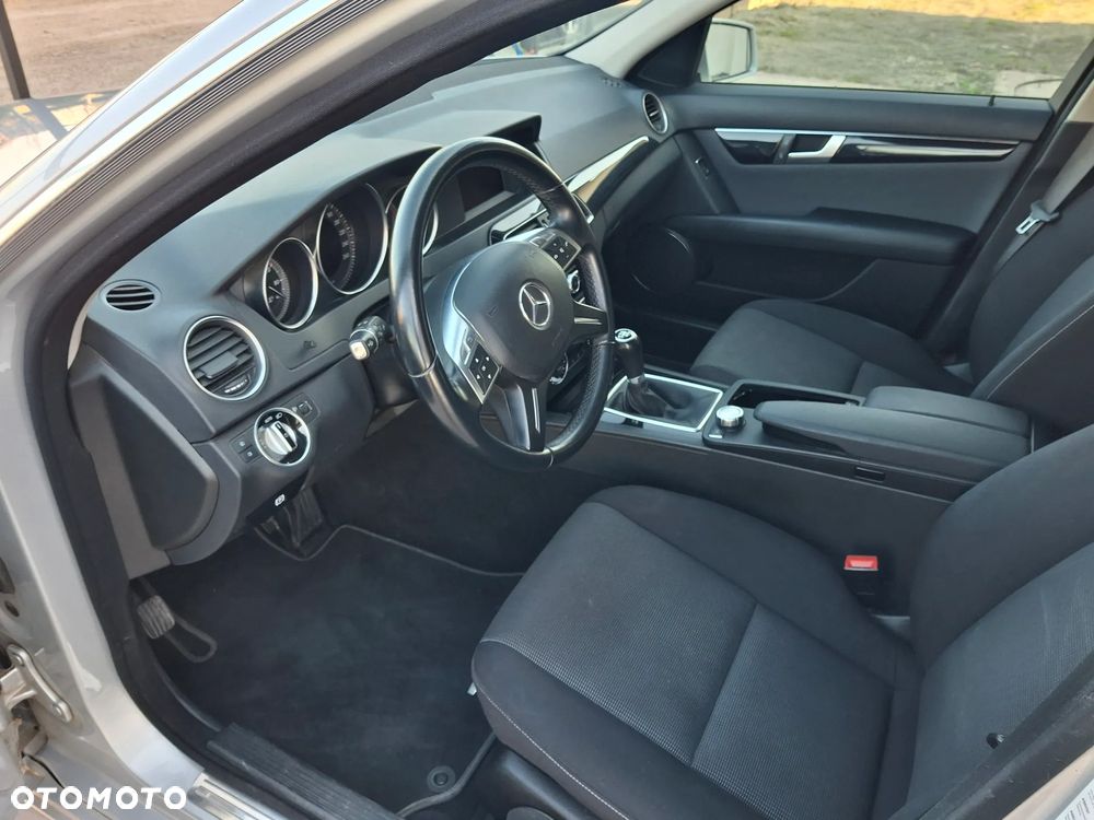 Mercedes-Benz Klasa C 220 CDI DPF BlueEFFICIENCY Edition - 12
