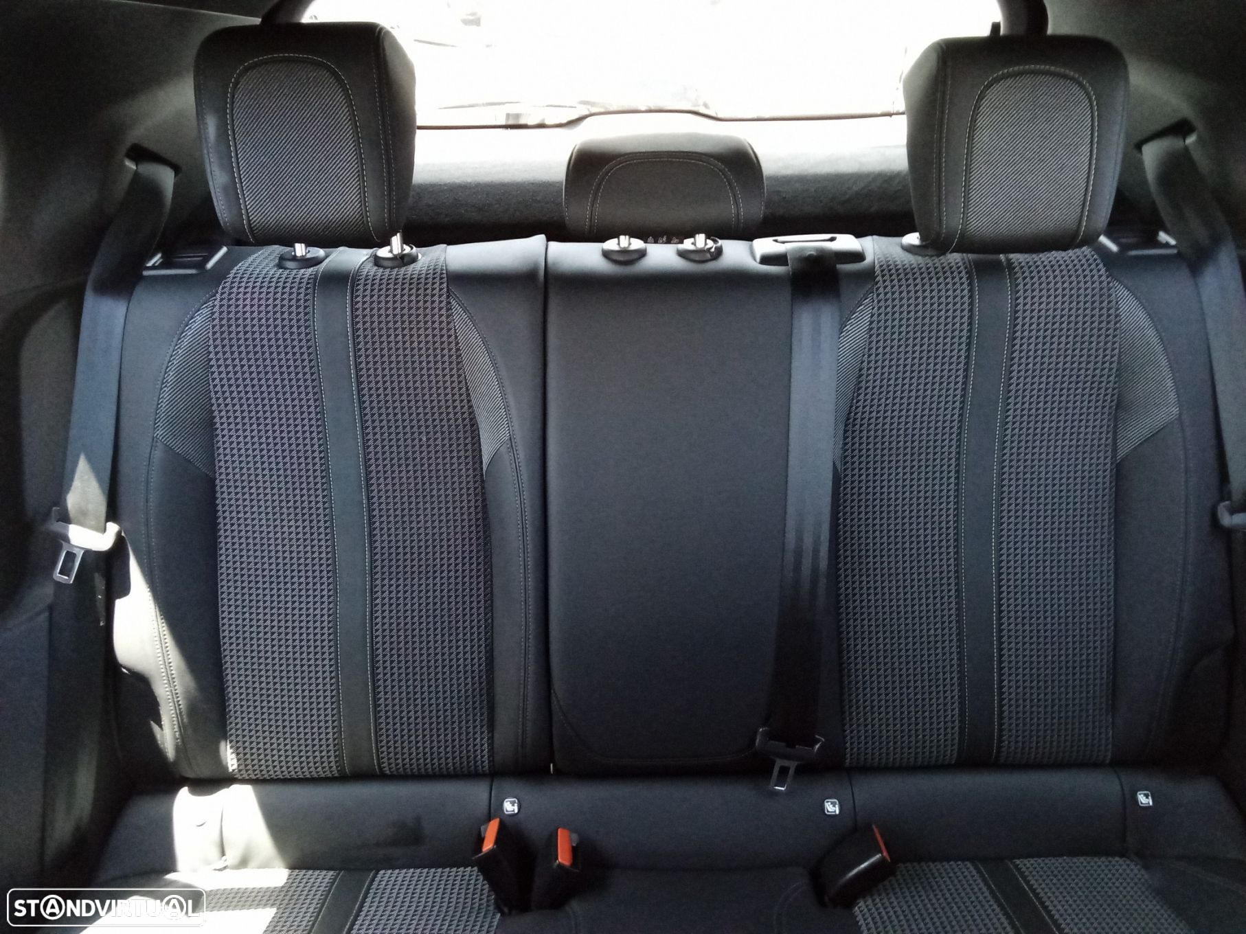 Peugeot 2008 1.5 BlueHDi GT Line - 29