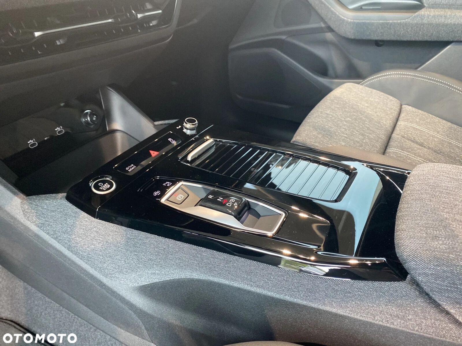 Audi Q6 e-tron - 10