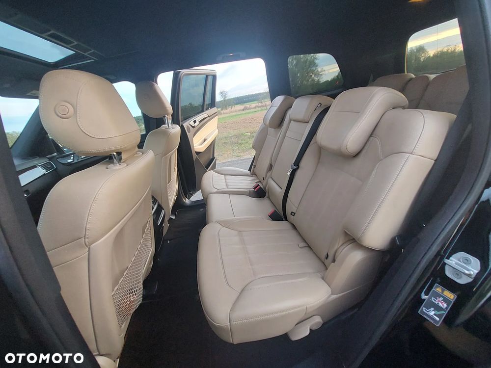 Mercedes-Benz GLS - 21