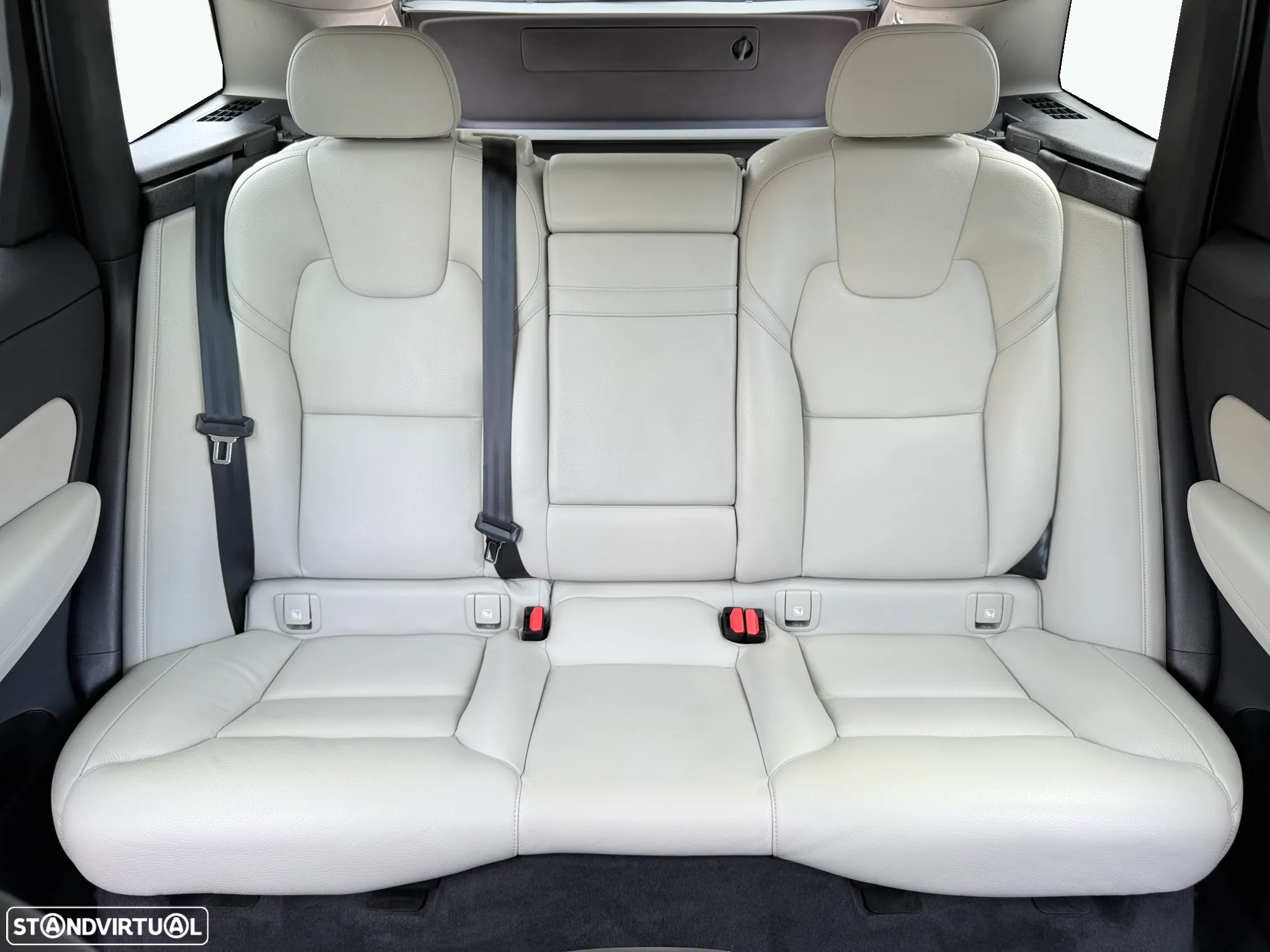 Volvo XC 60 2.0 D4 Momentum Plus - 7