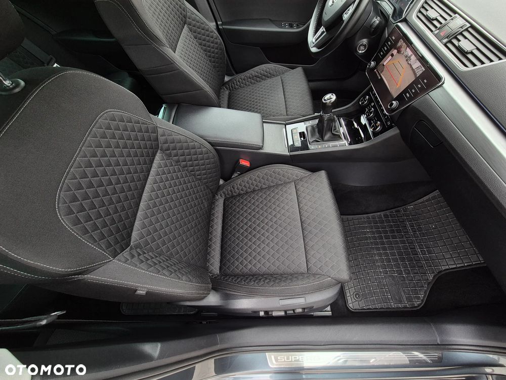 Skoda Superb 2.0 TDI Ambition - 23