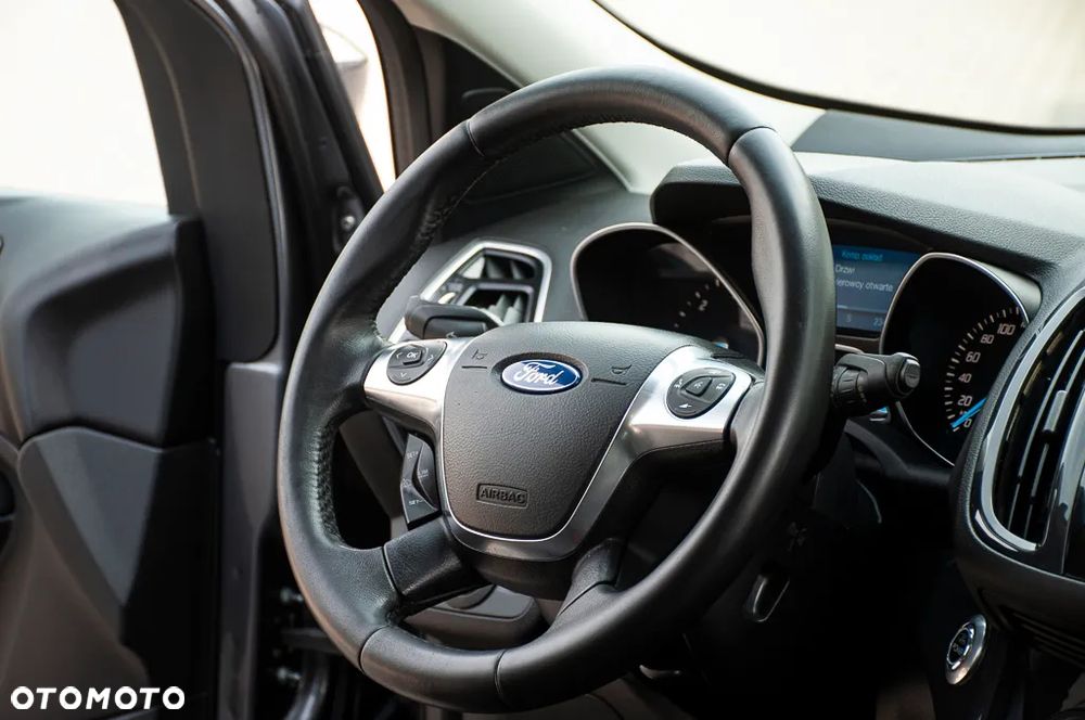 Ford Kuga 2.0 TDCi 2x4 Titanium - 24