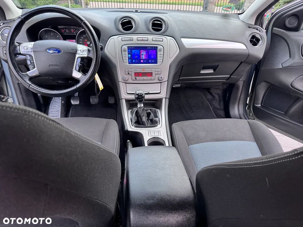 Ford Mondeo - 37