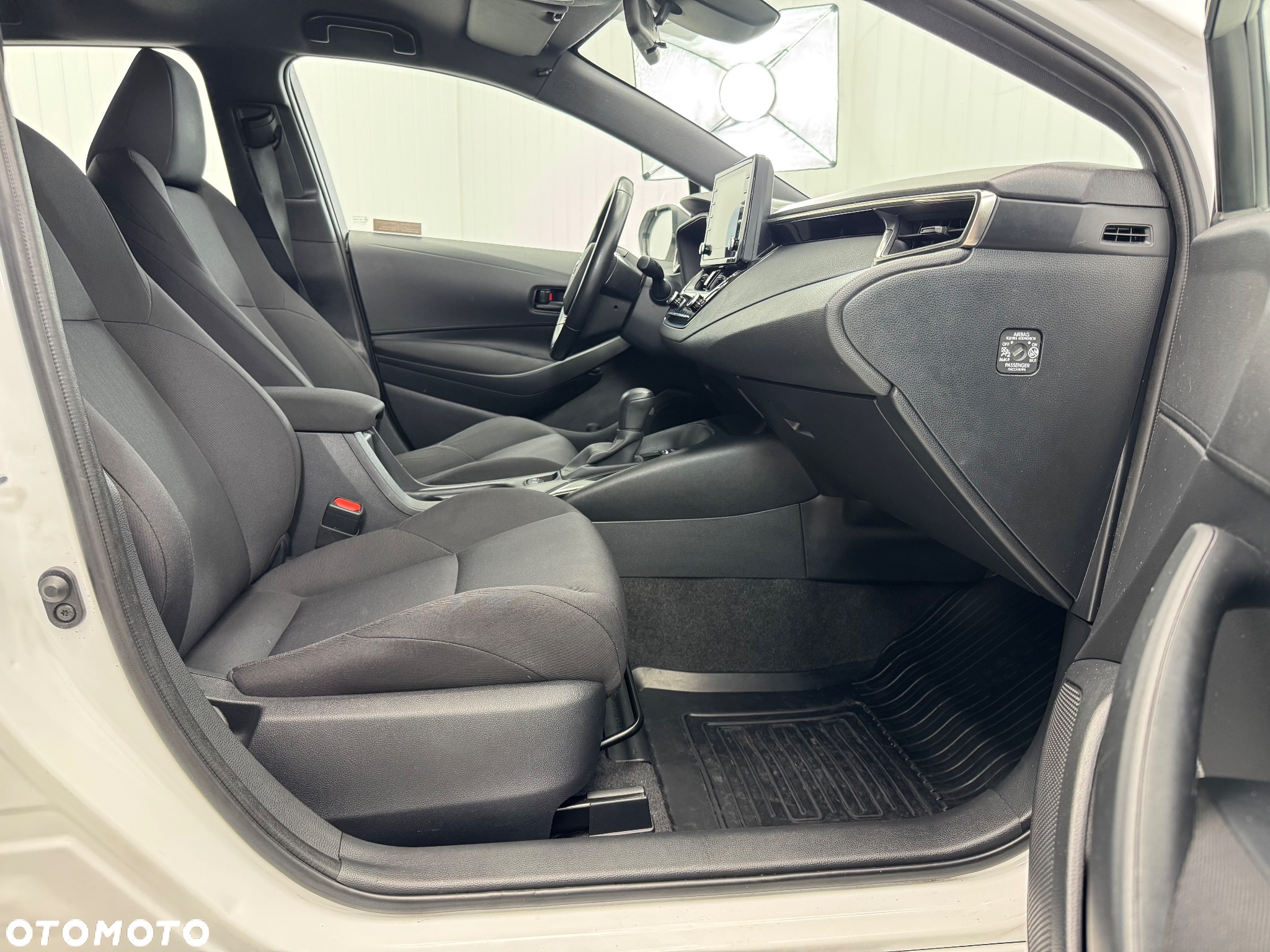 Toyota Corolla 1.8 Hybrid Active - 26