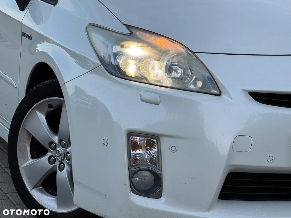 Toyota Prius 1.8 HSD Sol - 33