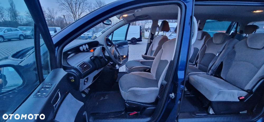 Citroën C8 2.0 16V Confort - 23