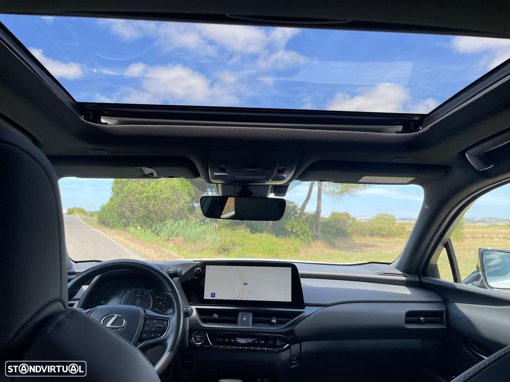 Lexus UX 250h Sport (Ecrã 12.3) - 17