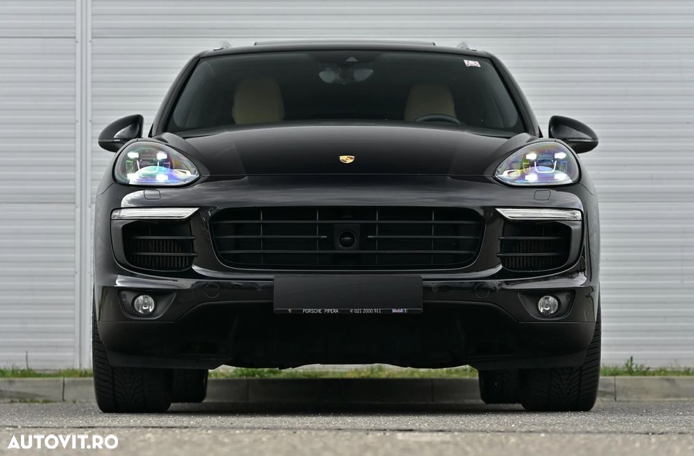 Porsche Cayenne 3.0 L - 6
