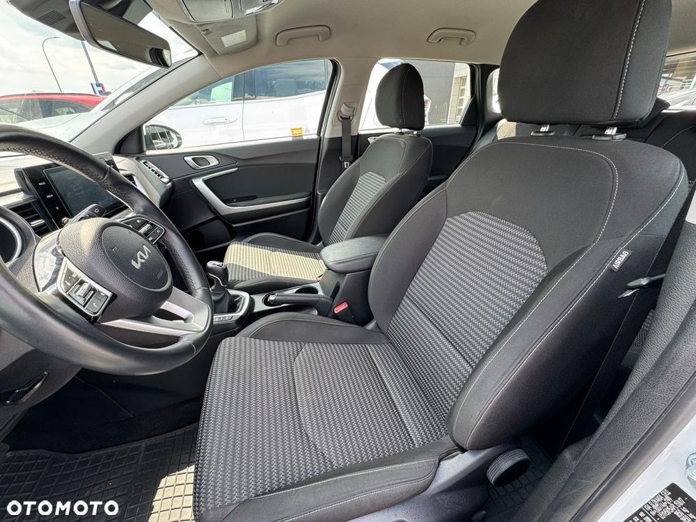 Kia Ceed 1.5 T-GDI M - 11