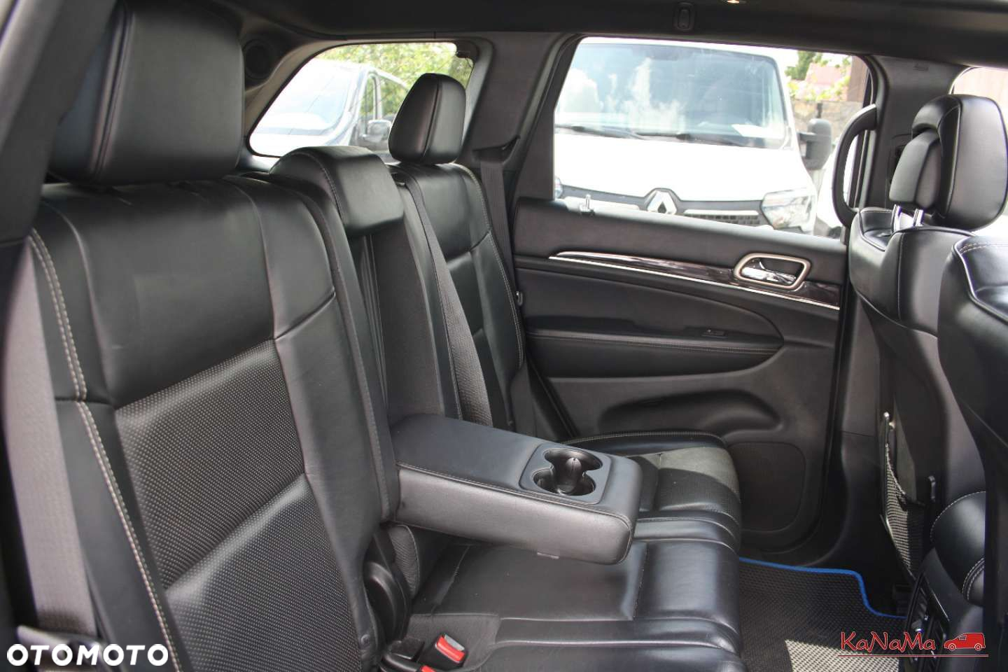 Jeep Grand Cherokee - 29