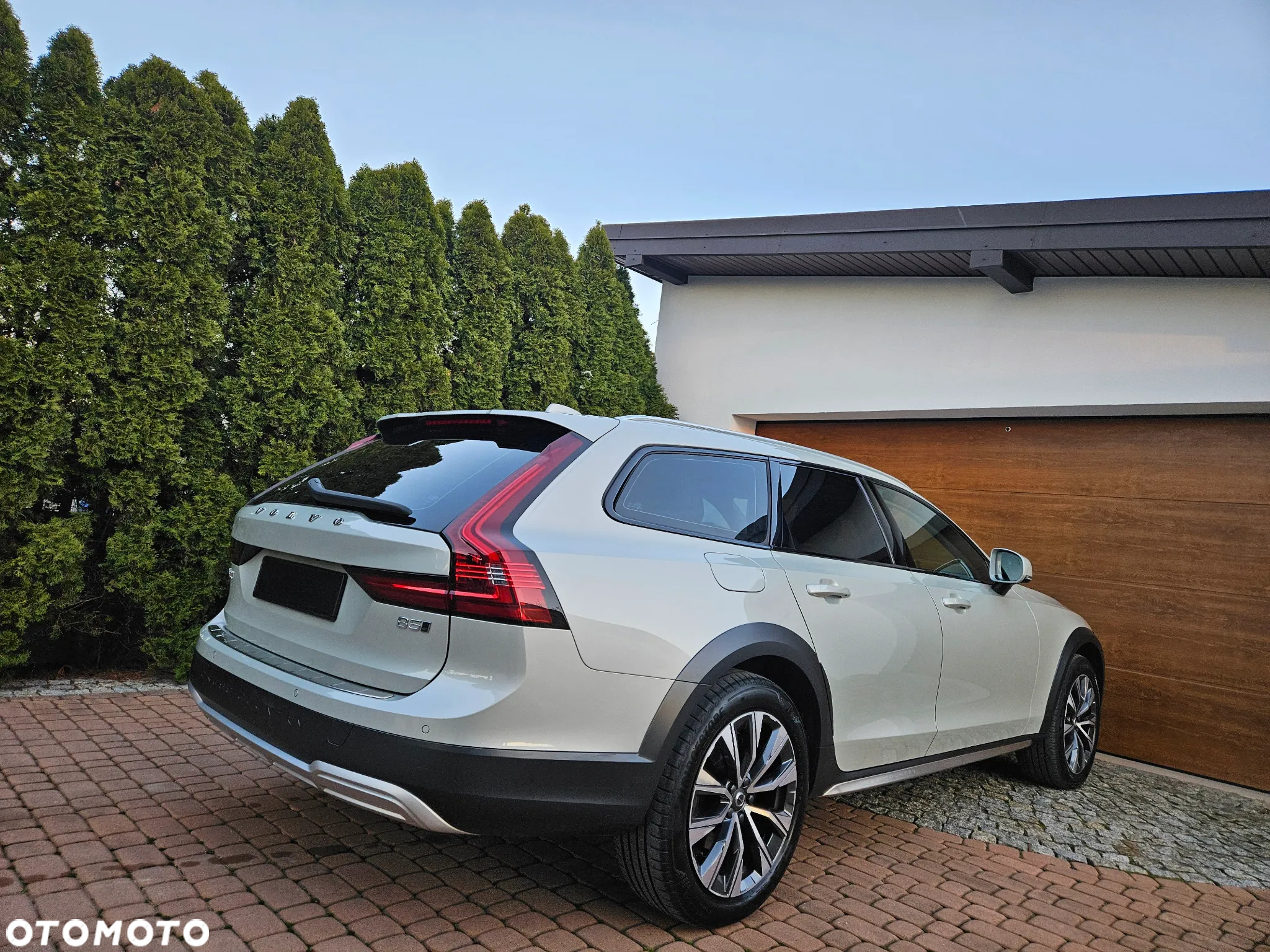 Volvo V90 Cross Country - 2