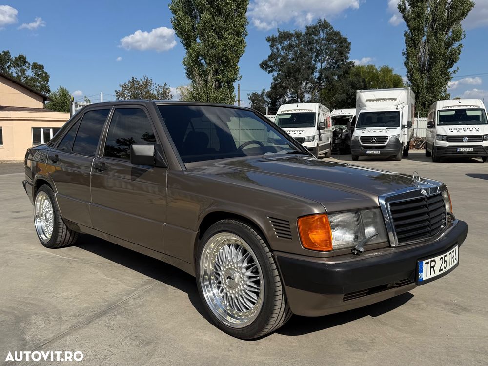 Mercedes-Benz 190 - 2