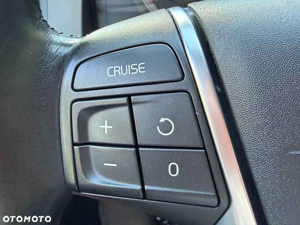 Volvo XC 60 D5 AWD Momentum - 19