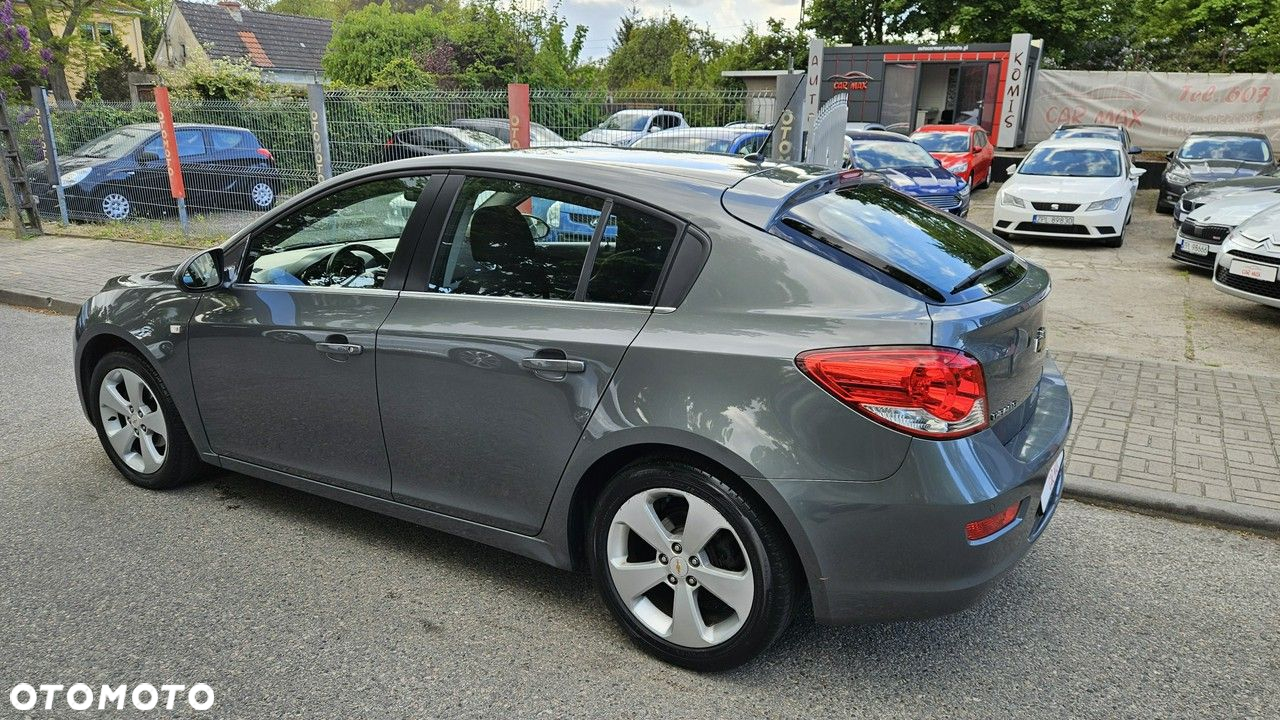 Chevrolet Cruze 1.8 LT - 13