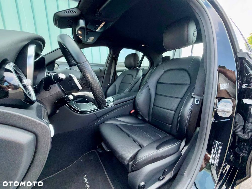 Mercedes-Benz Klasa C 200 9G-TRONIC AMG Line - 14