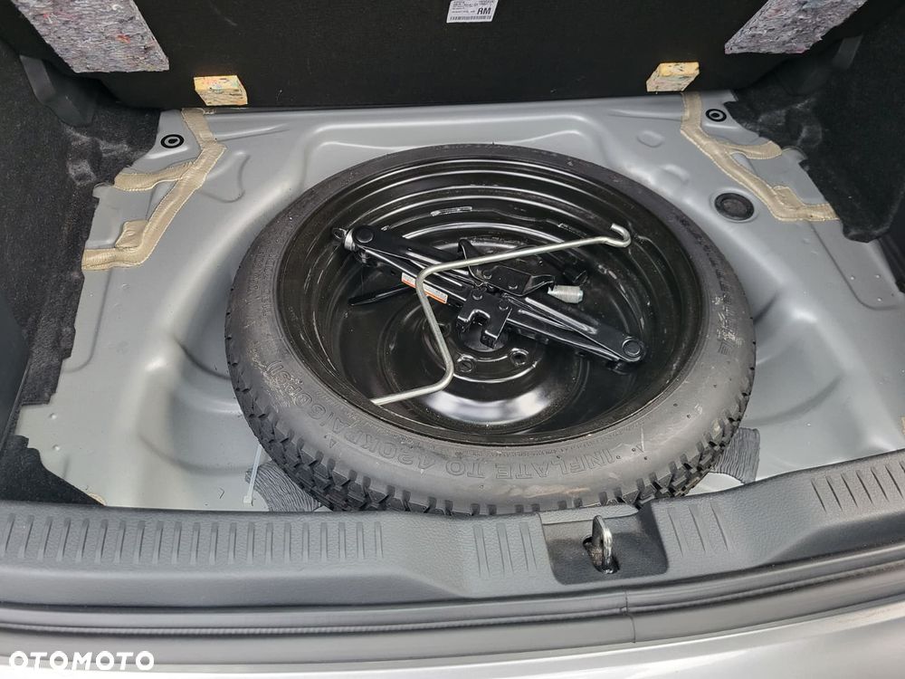 Toyota Auris Hybrid 135 Premium - 14