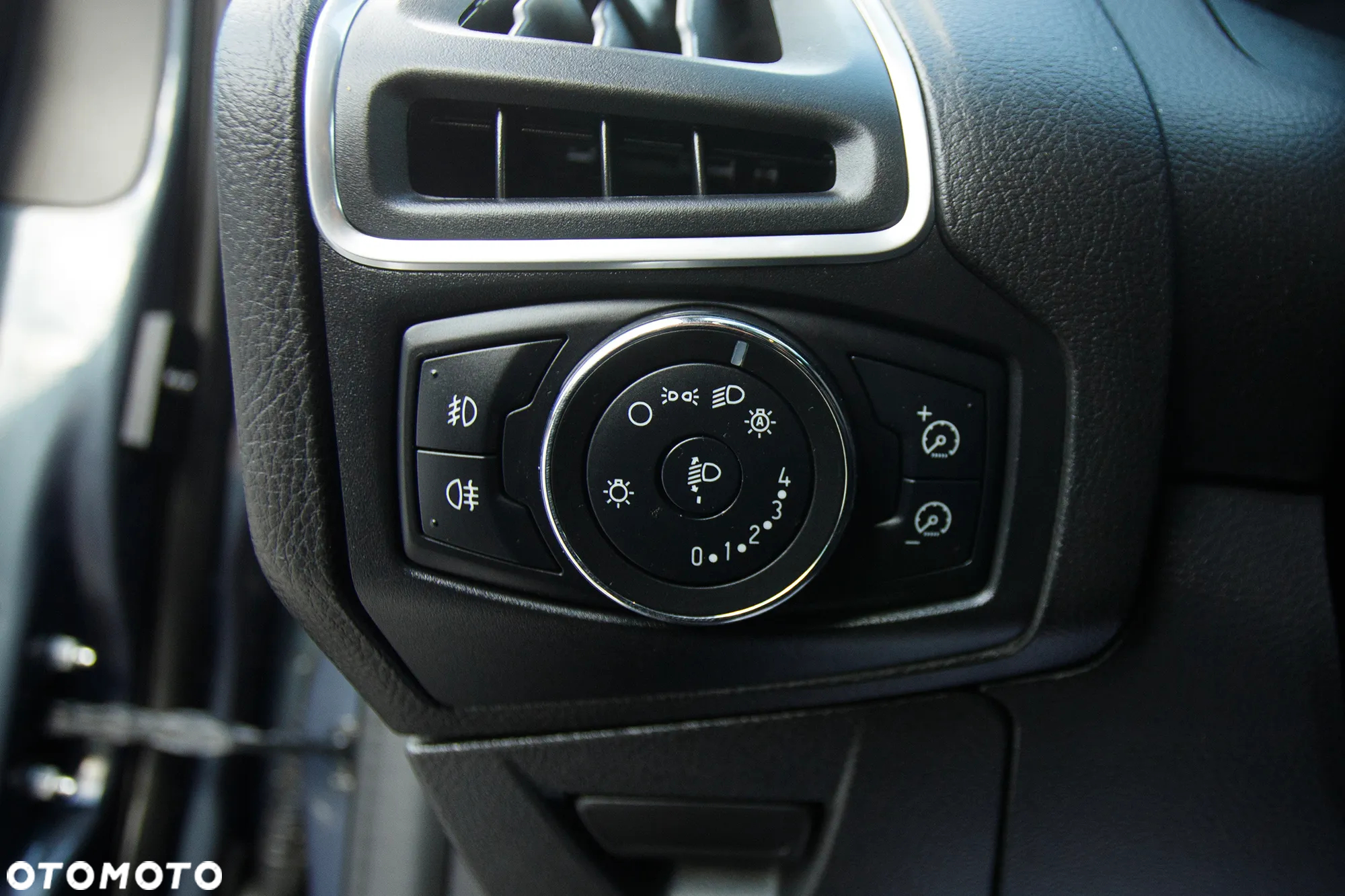 Ford Focus 1.6 Titanium - 24