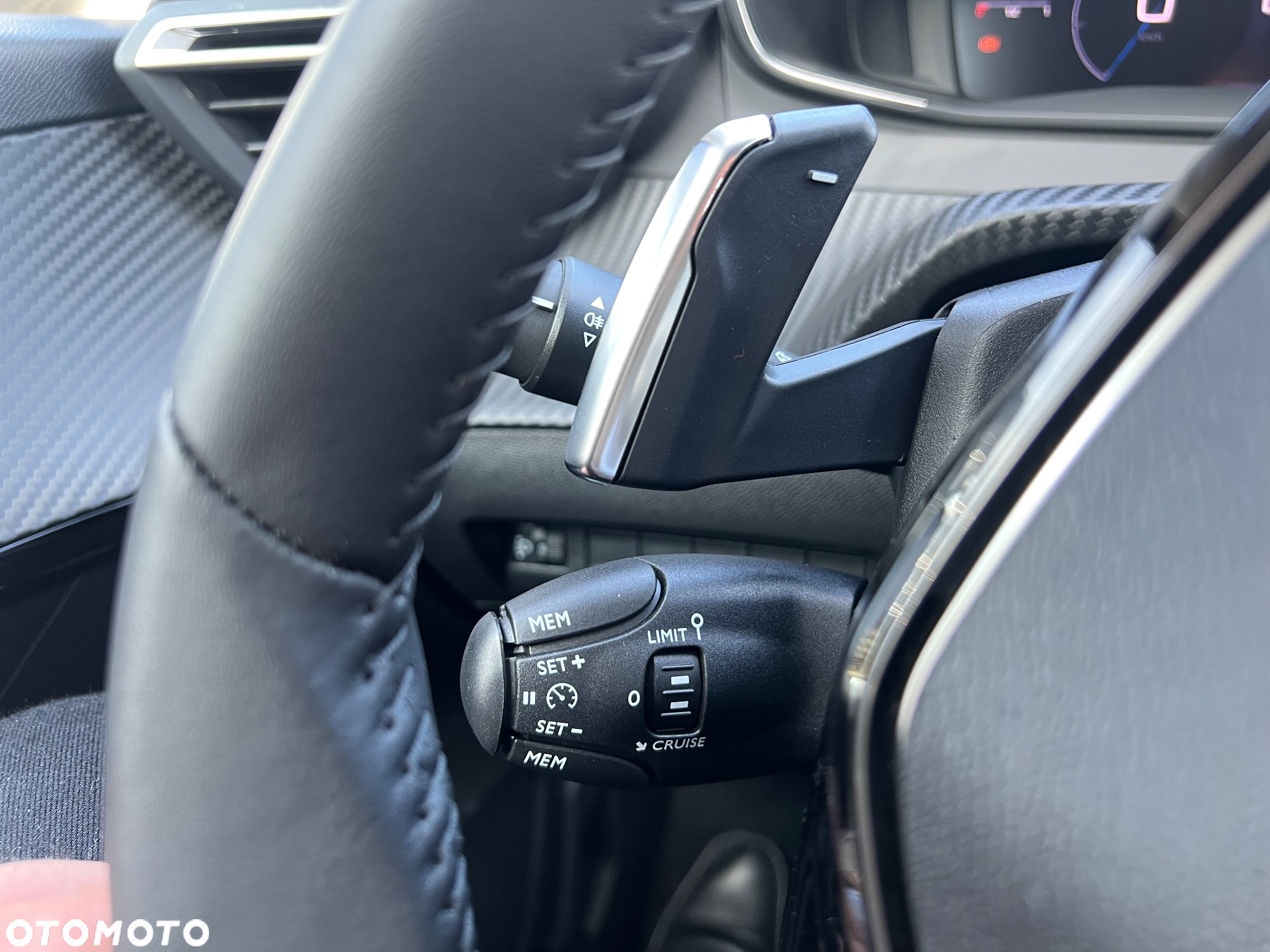 Peugeot 208 1.2 mHEV Allure - 25