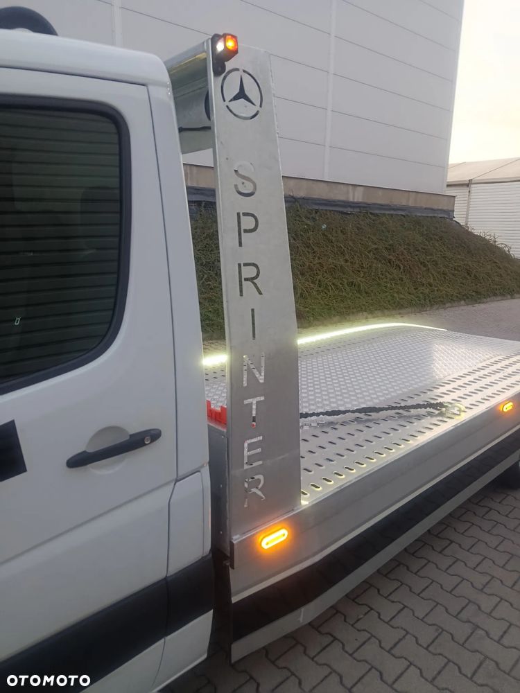 Mercedes-Benz Sprinter 318 - 9
