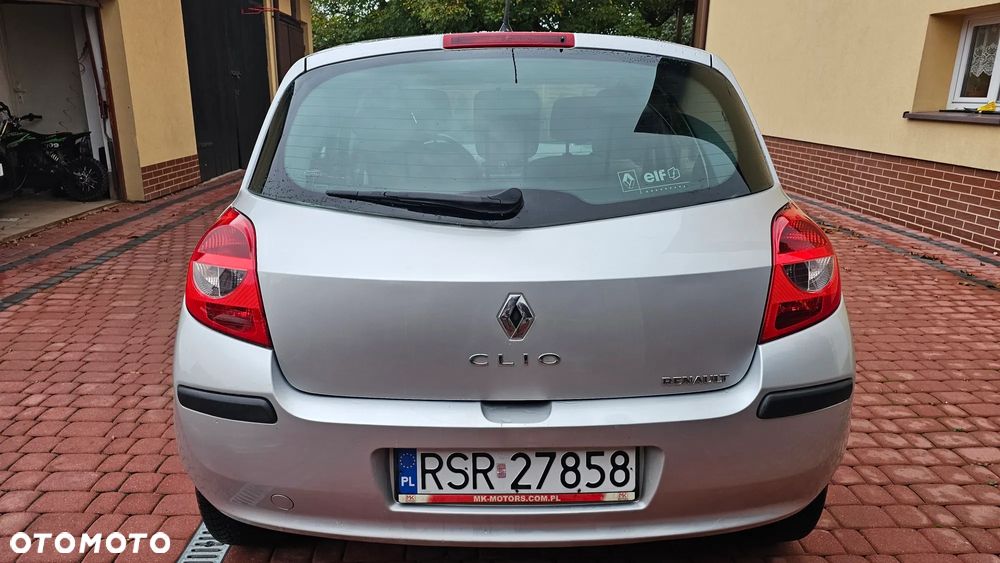 Renault Clio 1.6 Confort Privilege - 20